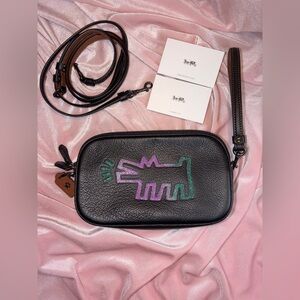 NEW Authentic Coach x Keith Haring “Crazy Dog” Sadie Crossbody Clutch #28684